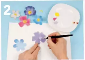 Весенний венок из тканевых цветов